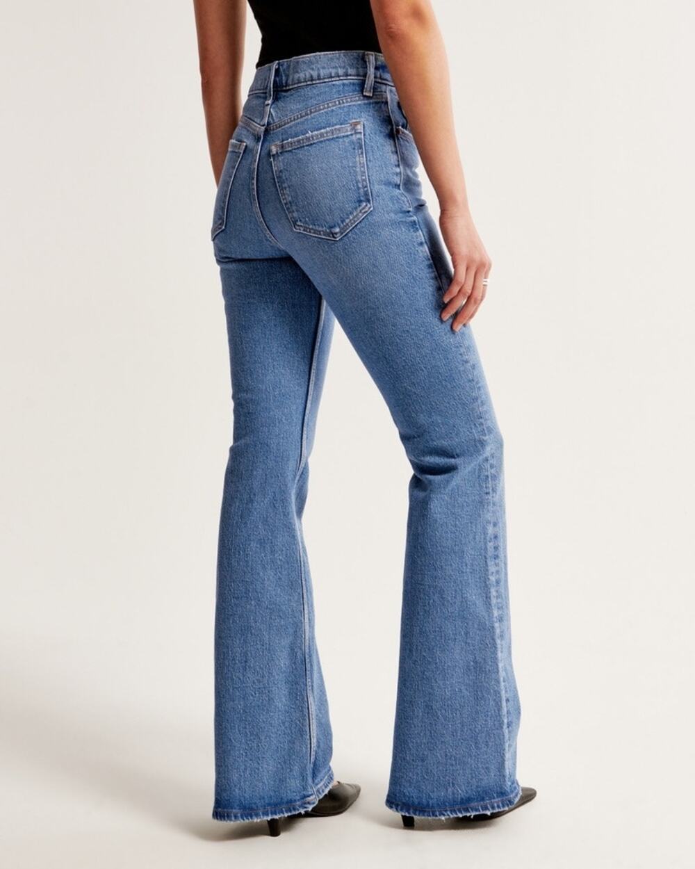 Abercrombie and Fitch The 70s Vintage Flare Ultra High Rise - 32 14L